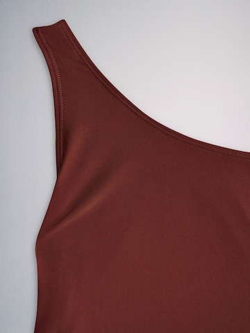 The Set T-shirt Badpak in Bruin