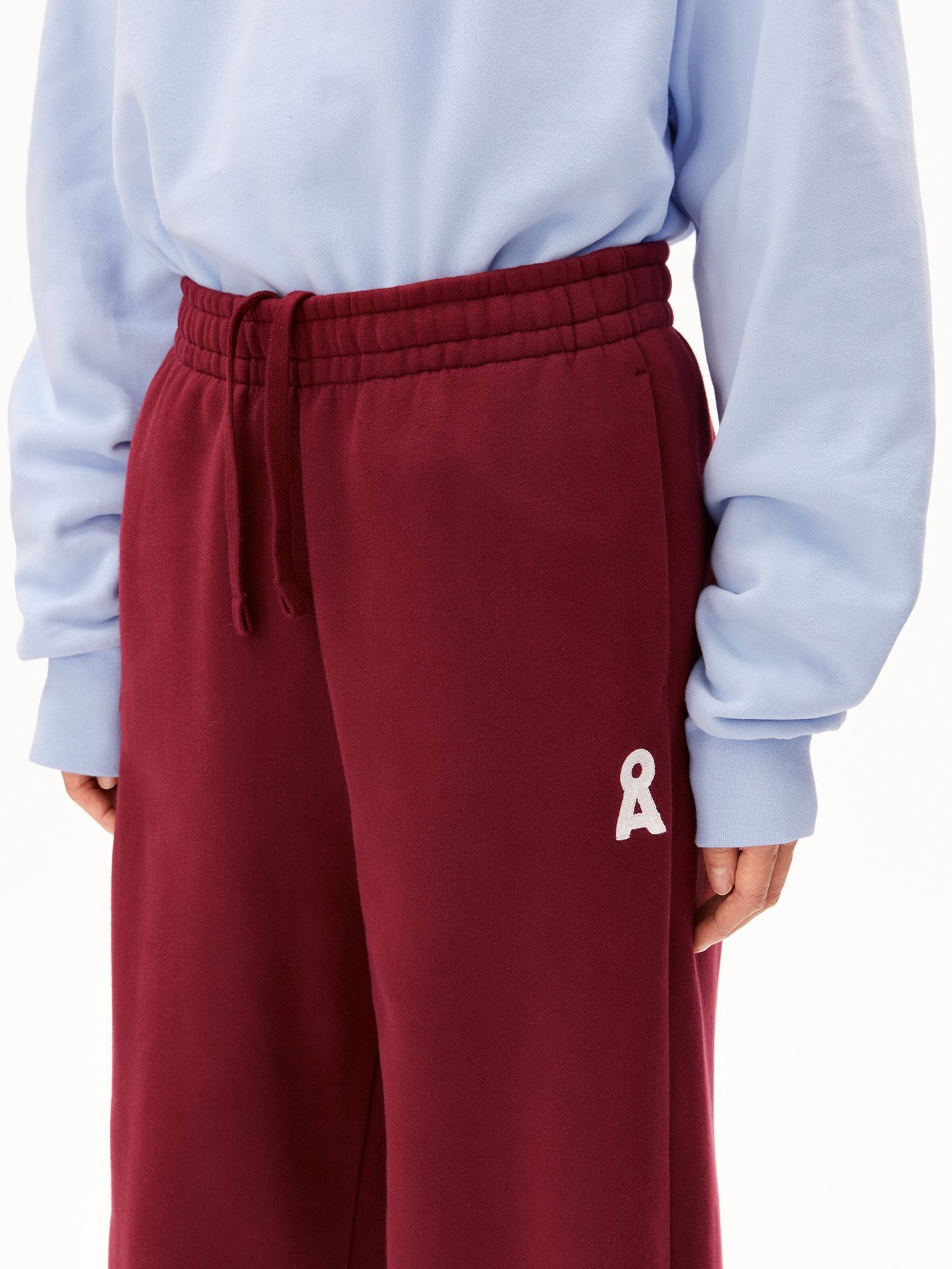 ARMEDANGELS Loosefit Broek in Rood: voorkant