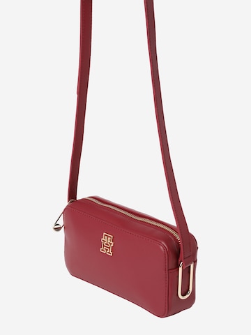 TOMMY HILFIGER Crossbody Bag 'Timeless' in Red: front