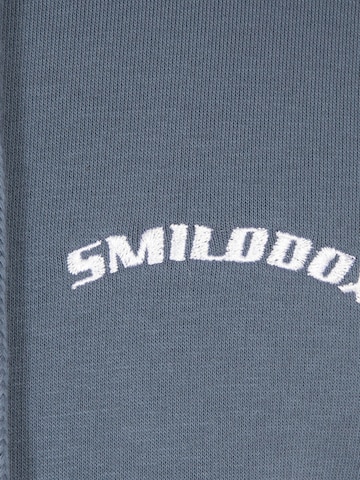 Smilodox Sweatshirt 'Rylee' in Blauw