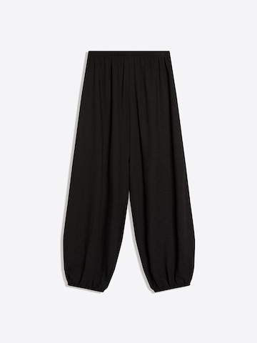 Bershka Barrel Housut värissä musta