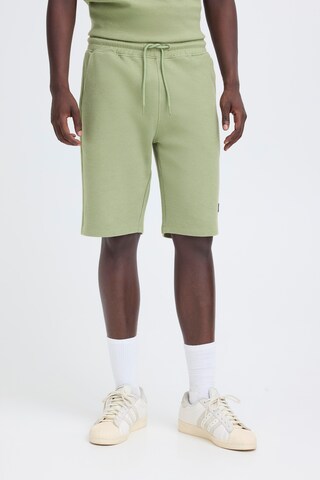 BLEND Regular Pants in Green: front
