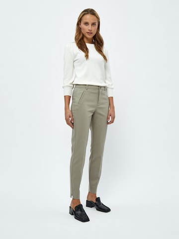 Regular Pantalon chino 'Daya' minus en gris