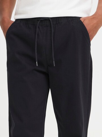 Regular Pantalon chino ' BHMADDOX ' BLEND en noir