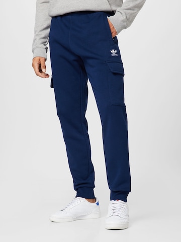 Effilé Pantalon cargo 'Trefoil Essentials ' ADIDAS ORIGINALS en bleu : devant