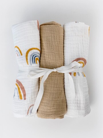 MYLILY Baby Blanket in White: front