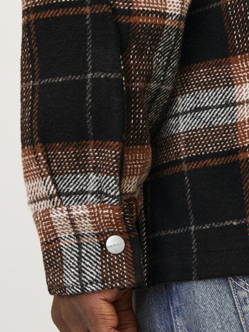 JACK & JONES Comfort fit Between-season jacket in Brown