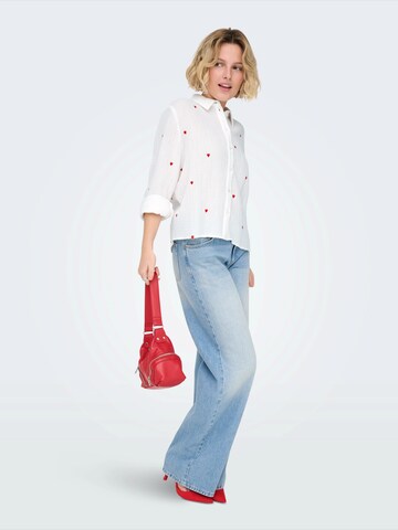 ONLY - Blusa 'ONLHEART' en blanco