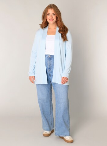 BASE LEVEL CURVY Strickjacke in Blau