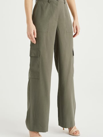 WE Fashion Loose fit Cargo Pants in Green: front