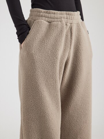 WEEKDAY Loosefit Hose 'Leia' in Braun