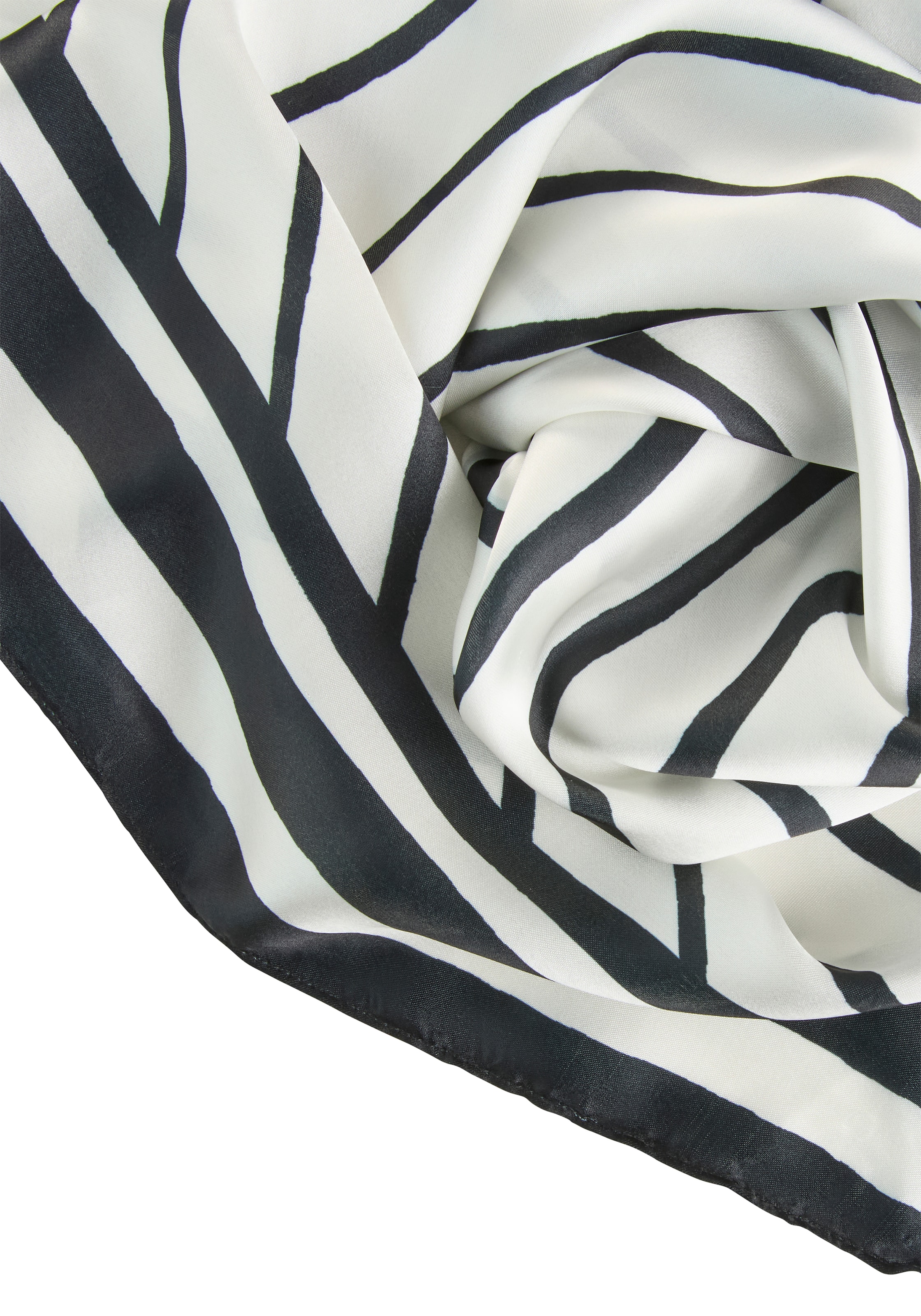 LAURA SCOTT Wrap in Black