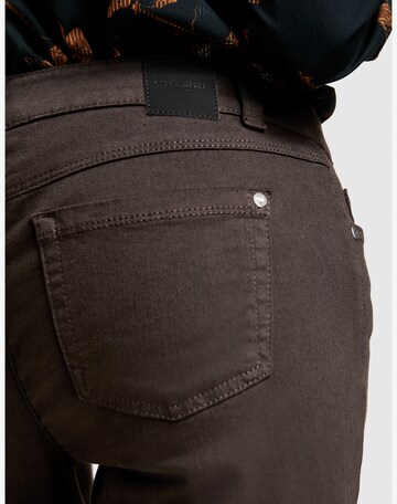GERRY WEBER Slimfit Jeans 'Best4me' in Bruin