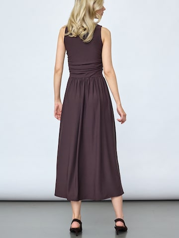 Robe d’été 'GINEA' SISTERS POINT en marron