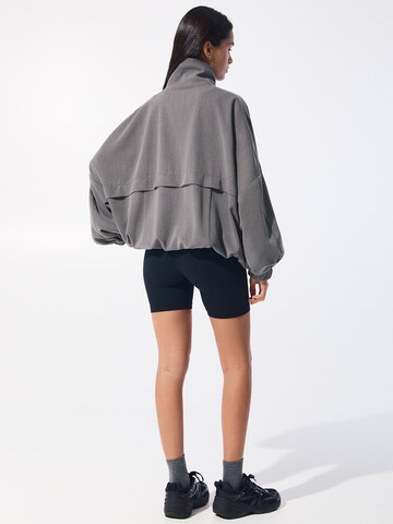 Giacca di mezza stagione di Pull&Bear in grigio