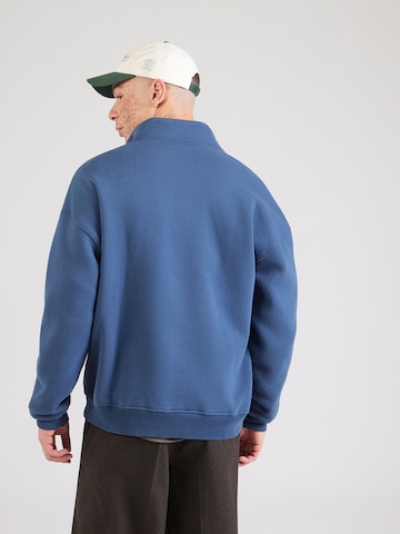 Abercrombie & Fitch Mikina – modrá