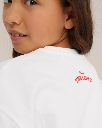 WE Fashion Тениска в бяло