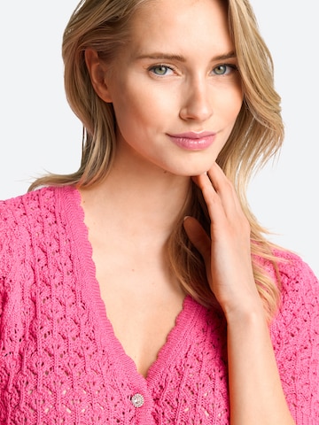 Geacă tricotată de la Rich & Royal pe roz
