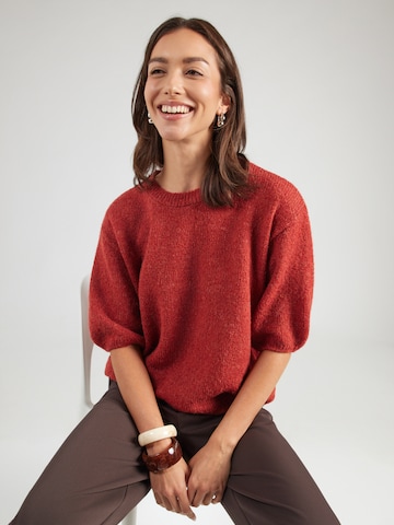 MORE & MORE - Jersey en rojo: frente