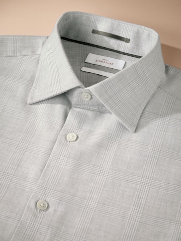 Next - Ajuste estrecho Camisa en gris
