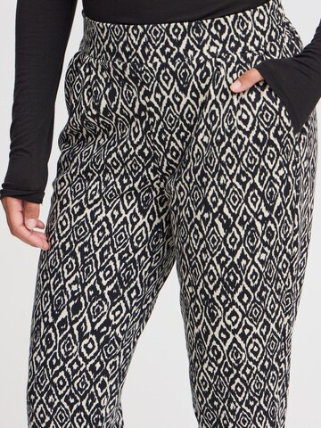 Tapered Pantaloni con pieghe ' KATE' di ICHI in nero