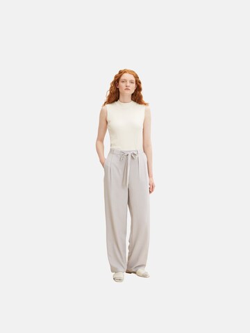 TOM TAILOR DENIM Wide leg Pleat-front trousers in Grey: front