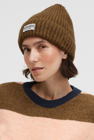 SENSES.THE LABEL Beanie in Brown: front