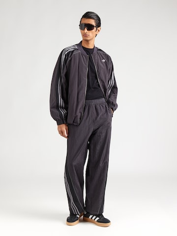 ADIDAS ORIGINALS Loosefit Nadrág 'Adilenium Season 5' - fekete