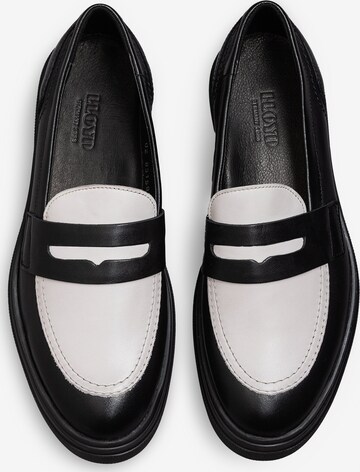 LLOYD Classic Flats in Black