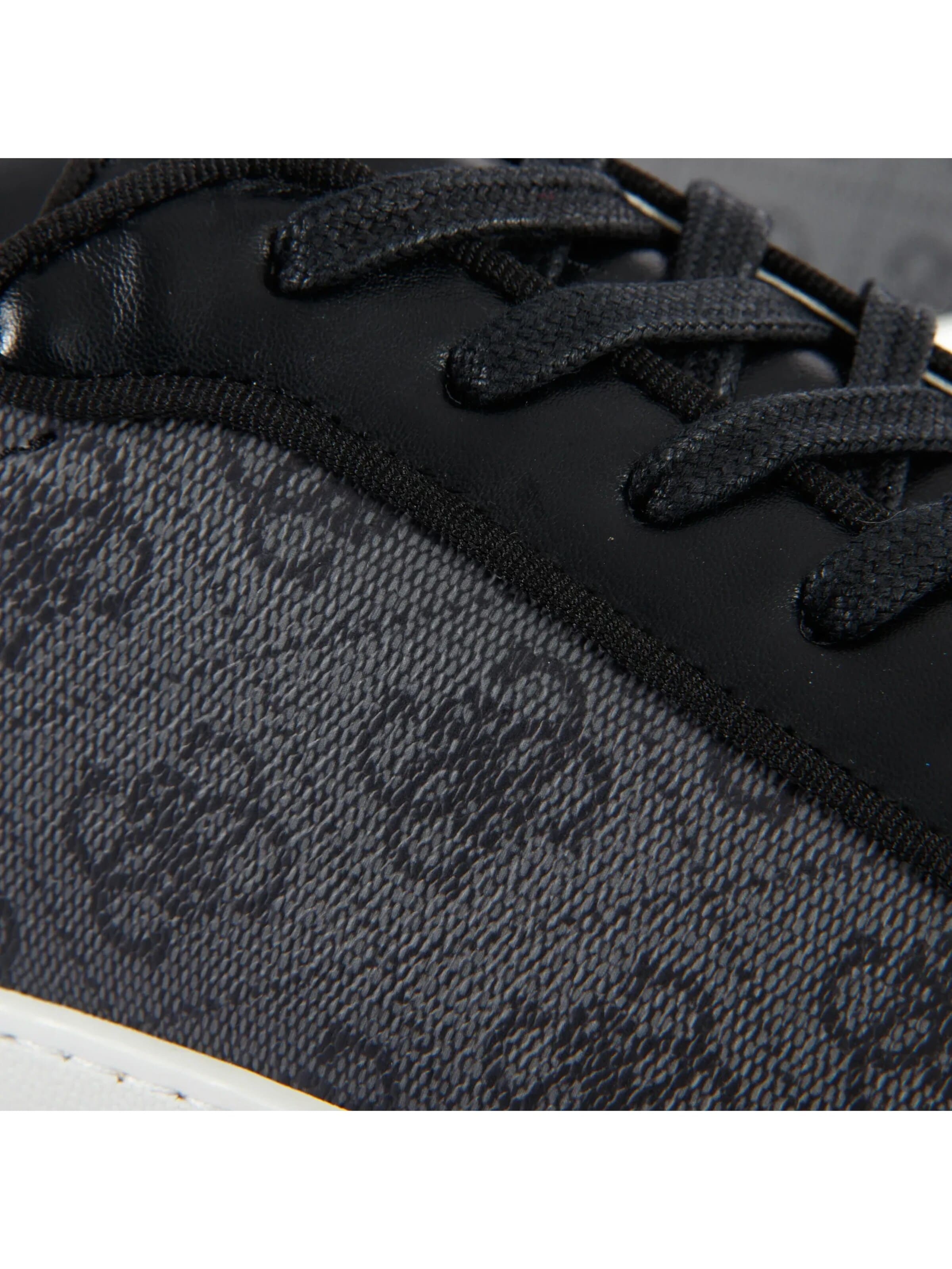 GUESS - Zapatos con cordón 'Logo 4g' en negro