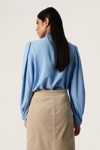 SOAKED IN LUXURY Blouse 'Amanza' in Blauw