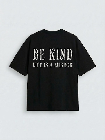 Maglietta 'Oversize Be Kind T-shirt - Black' di Kleidermafia in nero: frontale