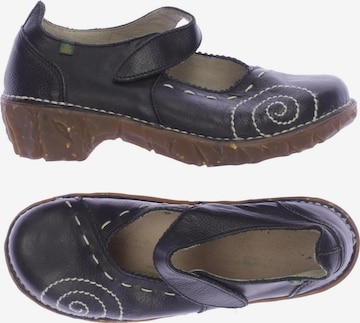 EL NATURALISTA Flats & Loafers in 36 in Black: front