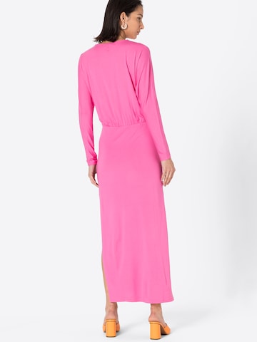 NU-IN - Vestido em rosa