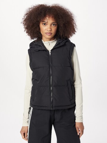 Urban Classics Vest in Black: front