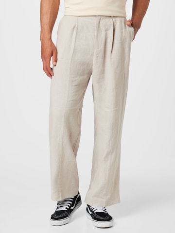 WEEKDAY Pleat-Front Pants in White: front