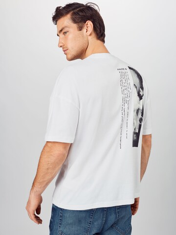 Coupe regular T-Shirt 'Glitch' NU-IN en blanc