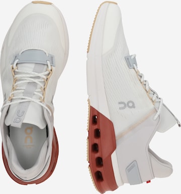 On Sneakers 'Cloudnova Flux' in White