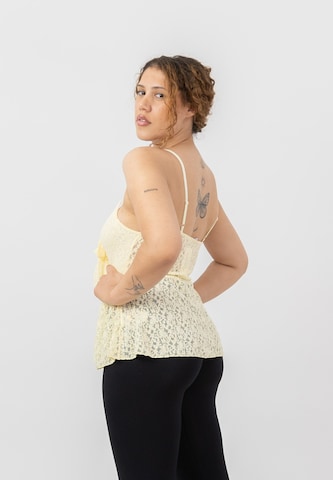 Haut Elara en jaune