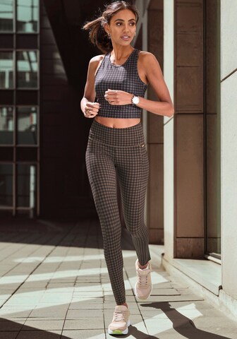 LASCANA Skinny Sporthose in Braun