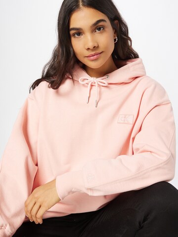 Calvin Klein Jeans Sweatshirt in Roze