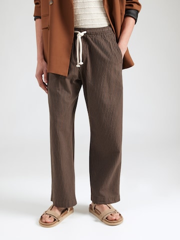 Abercrombie & Fitch Lużny krój Spodnie 'Mar4' w kolorze brązowy: przód