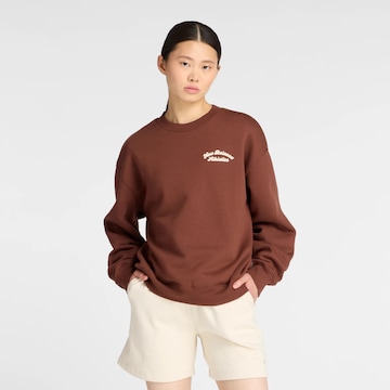 new balance Sweatshirt 'Heritage' in Bruin: voorkant