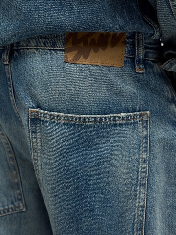 Wide leg Pantaloni eleganți de la Pull&Bear pe albastru
