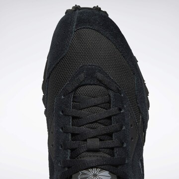 Sneaker low ' LX 2200 ' de la Reebok pe negru