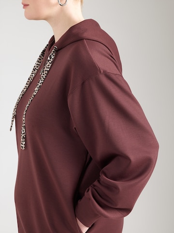 Abito 'CARALINA' di ONLY Carmakoma in marrone