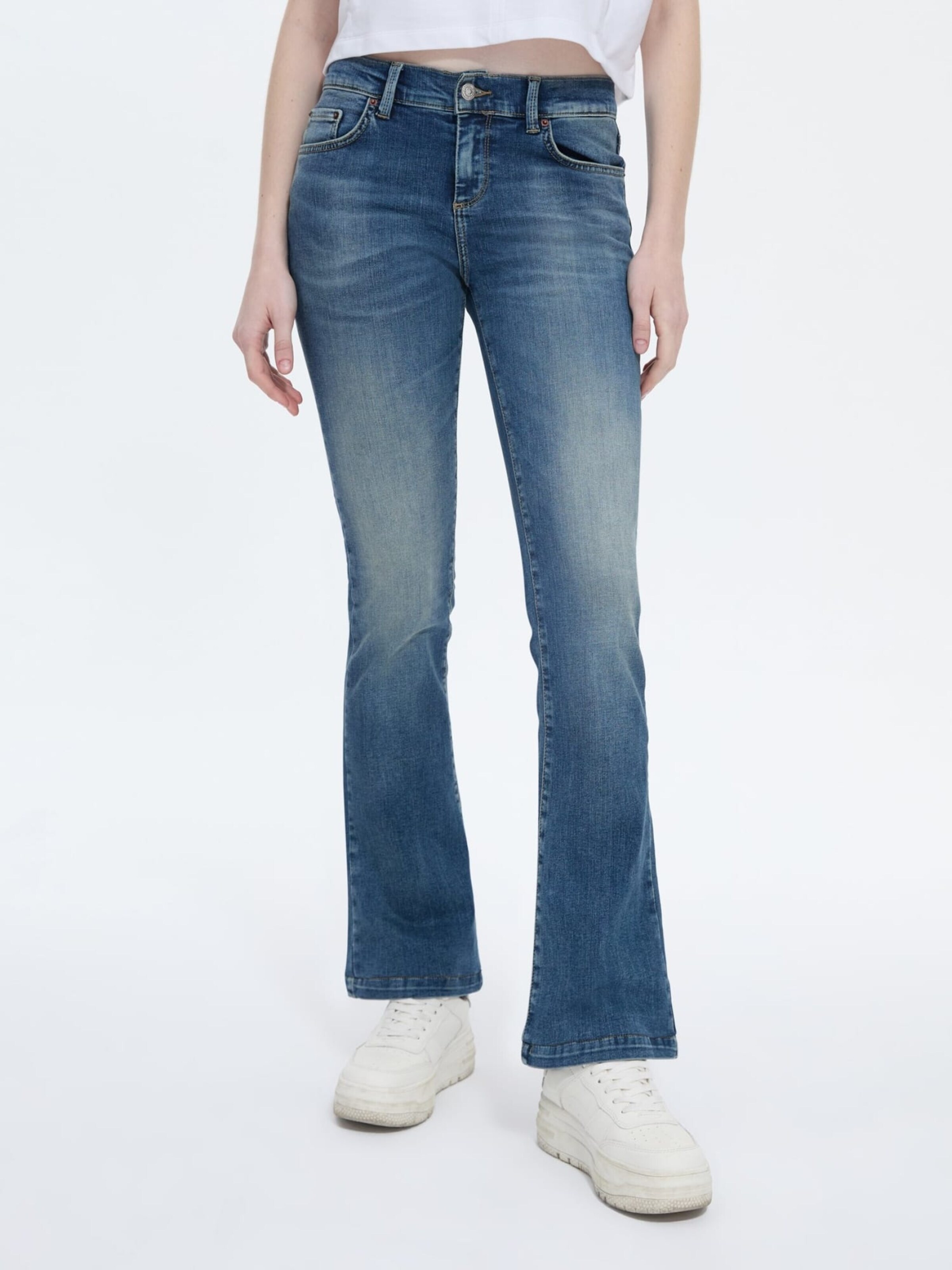 LTB Baggy Jeans in Blauw: voorkant
