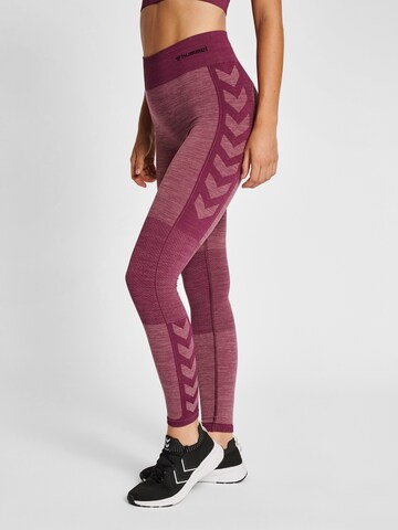 Skinny Pantalon de sport Hummel en violet : devant