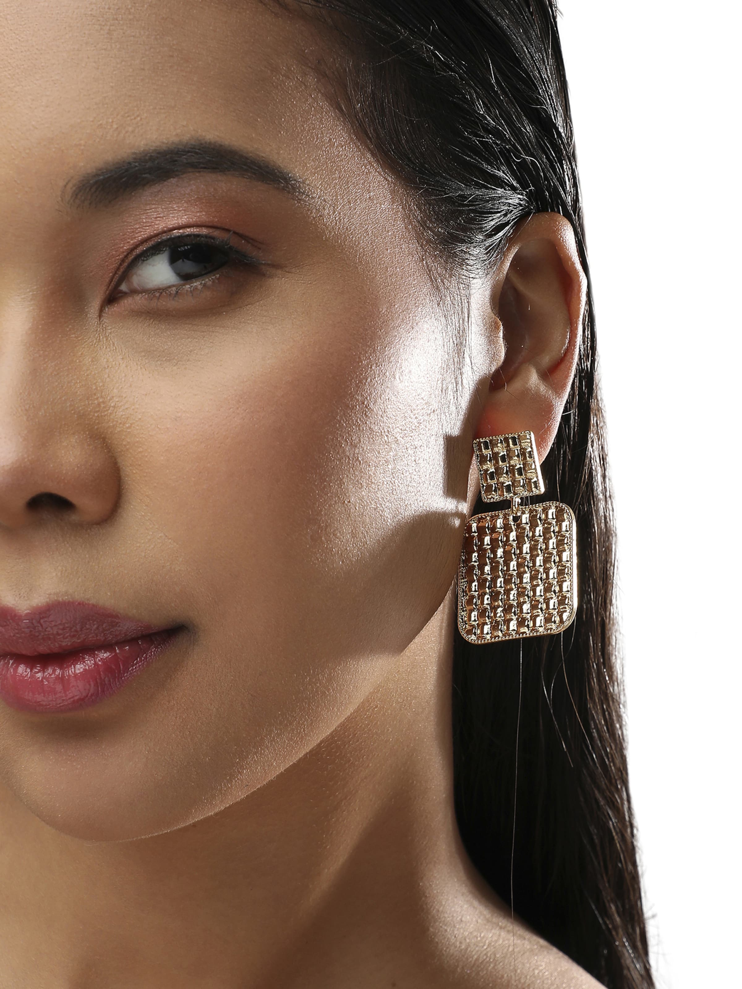 SOHINaušnice ' Chunnu ' - zlatna boja: prednji dio