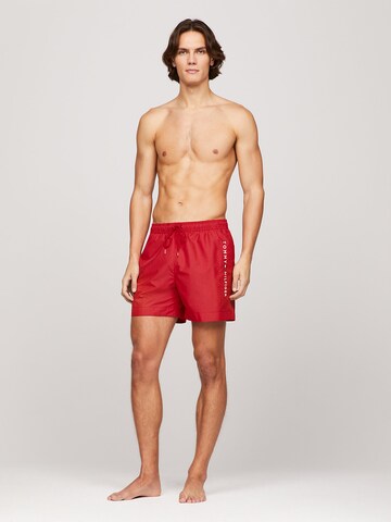 Shorts de bain TOMMY HILFIGER en rouge